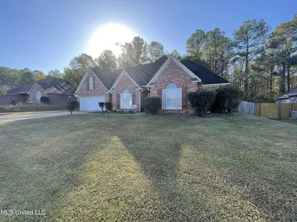 144 Navajo Cir, Clinton, MS 39056