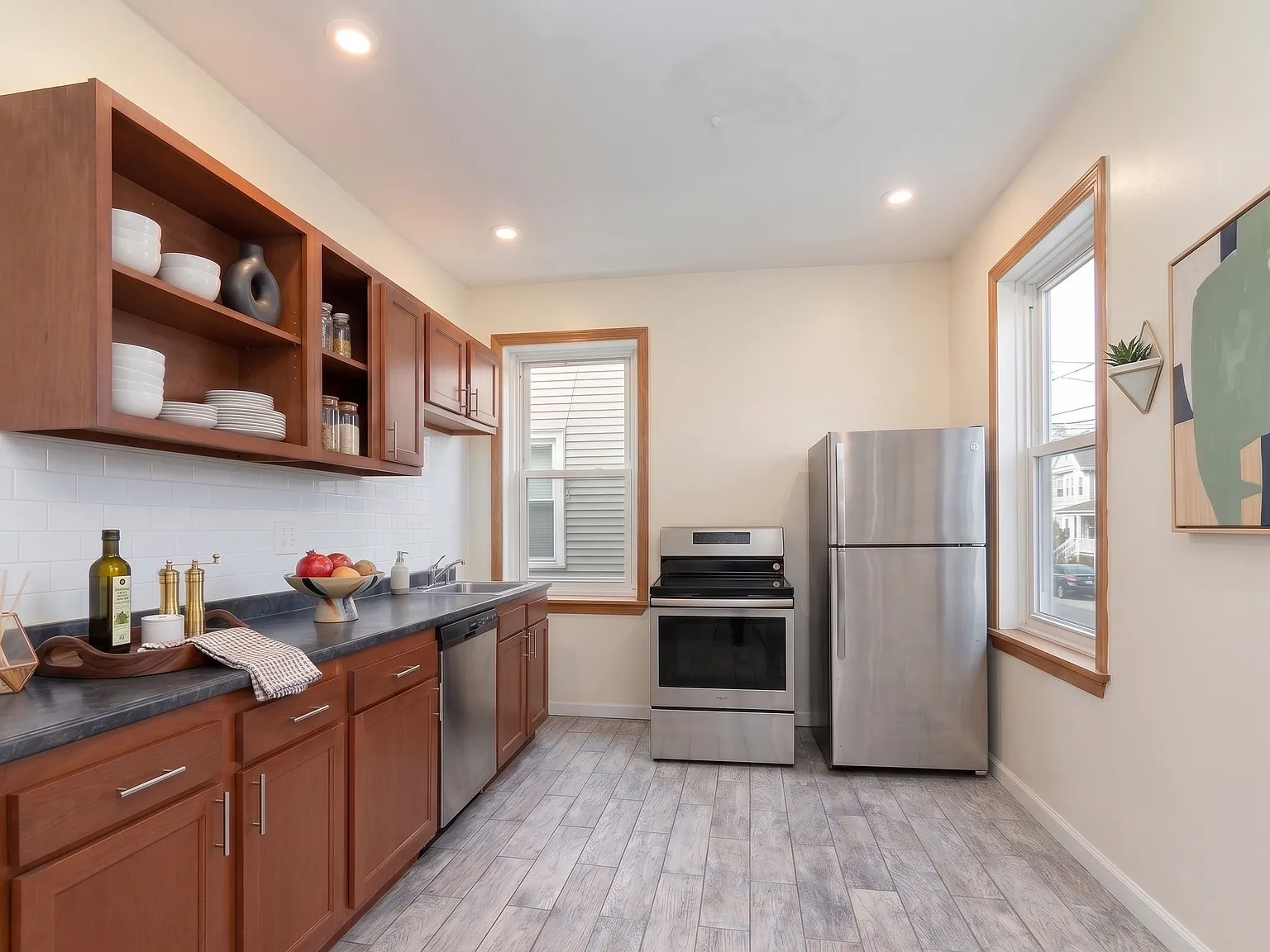 4 bed, 1800 sqft, $4,400 — Photo 3