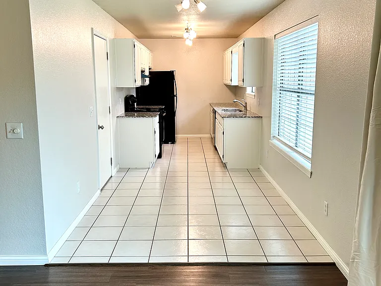 1546 N Plum Tree Dr — Photo 7