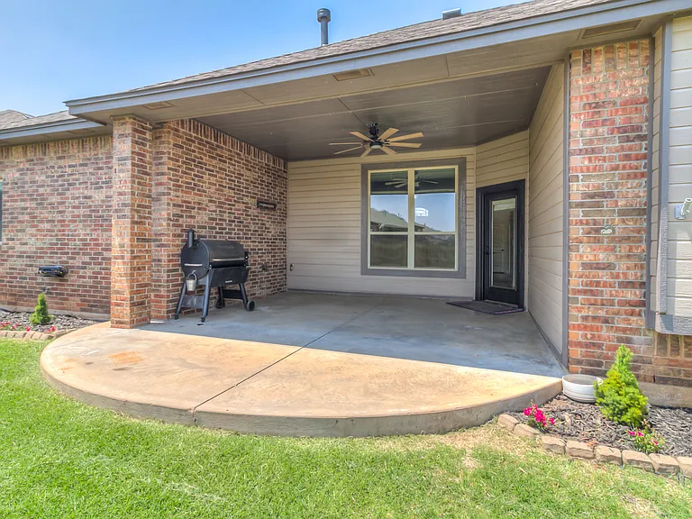 15904 Positano Dr — Photo 24