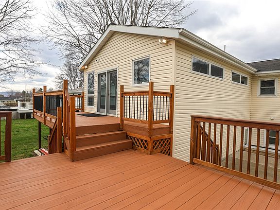 4th image of 18 Groff Rd