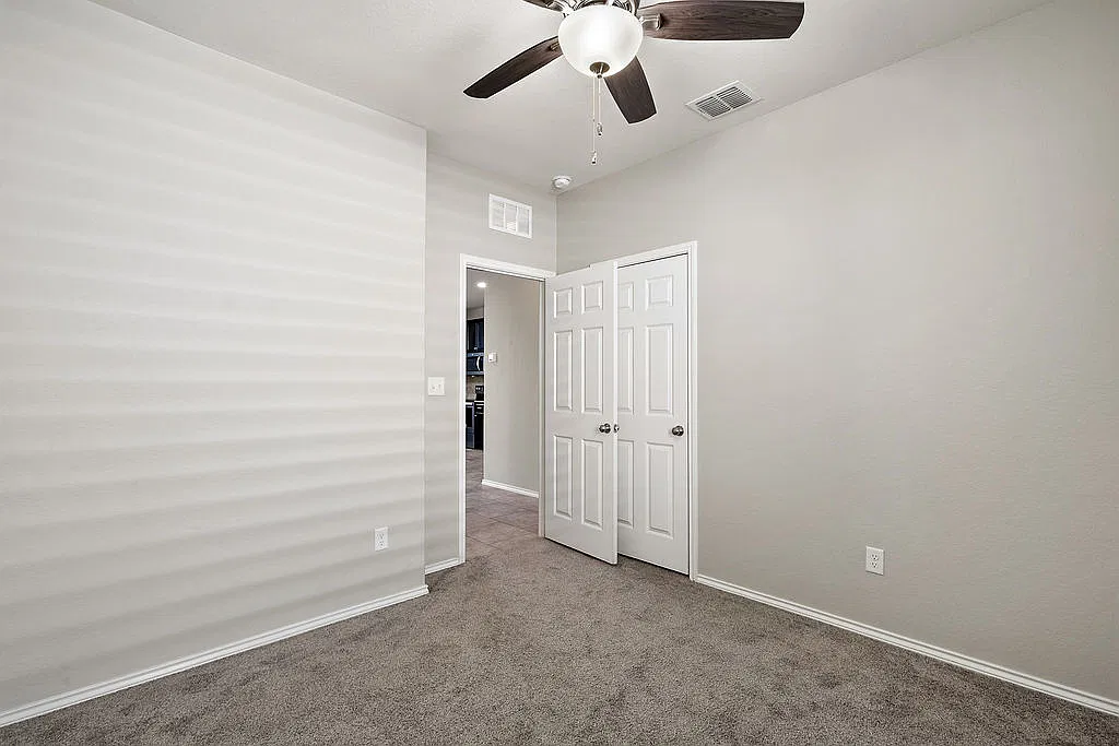 3 bed, 1676 sqft, $1,700 — Photo 3