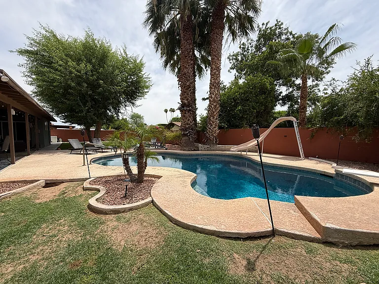 1120 S Hereford Ave — Photo 36