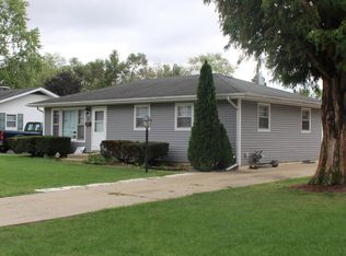 711 W Dearborn St, Plano, IL 60545