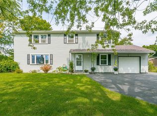 53 Agar Ave, Henrietta, NY 14467