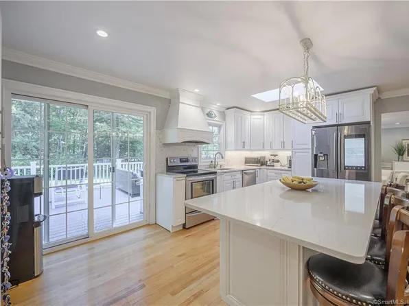 25 Acorn Hill Road, Woodbridge, CT 06525