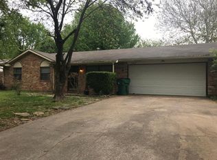 1407 Greenbriar St, Springdale, AR 72762