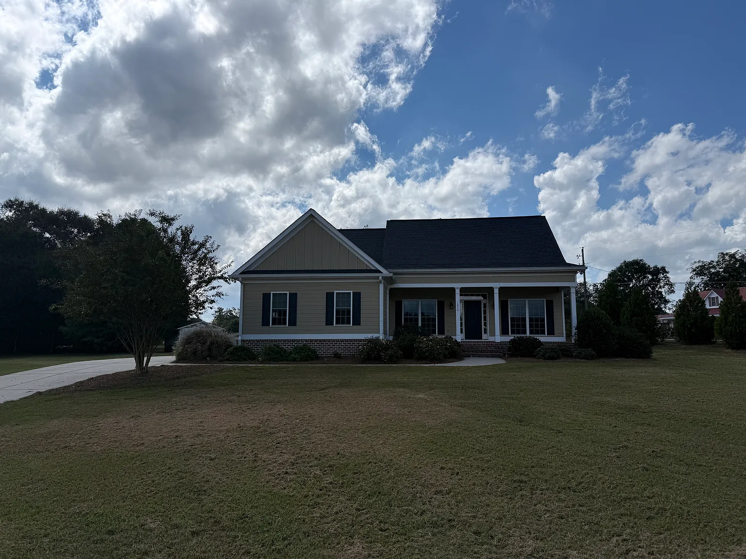 4 bed, 2050 sqft, $2,700 — Photo 1