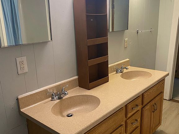 4th image of 512 Broad St #2