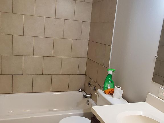 4th image of 3477 Aldershot Dr