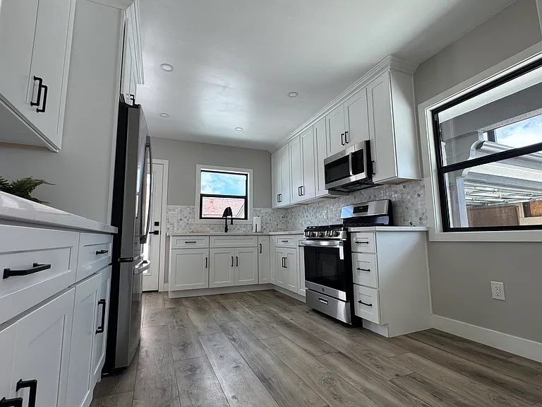 12222 Emrys Ave — Photo 2