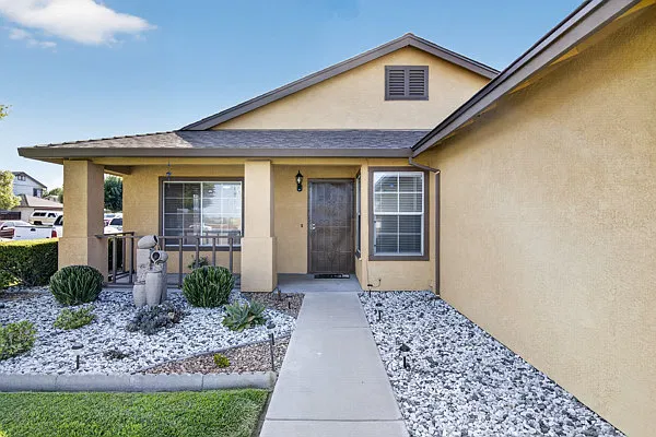 4 bed, 1434 sqft, $2,500 — Photo 4