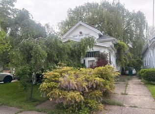 28 Manhart St, Buffalo, NY 14215