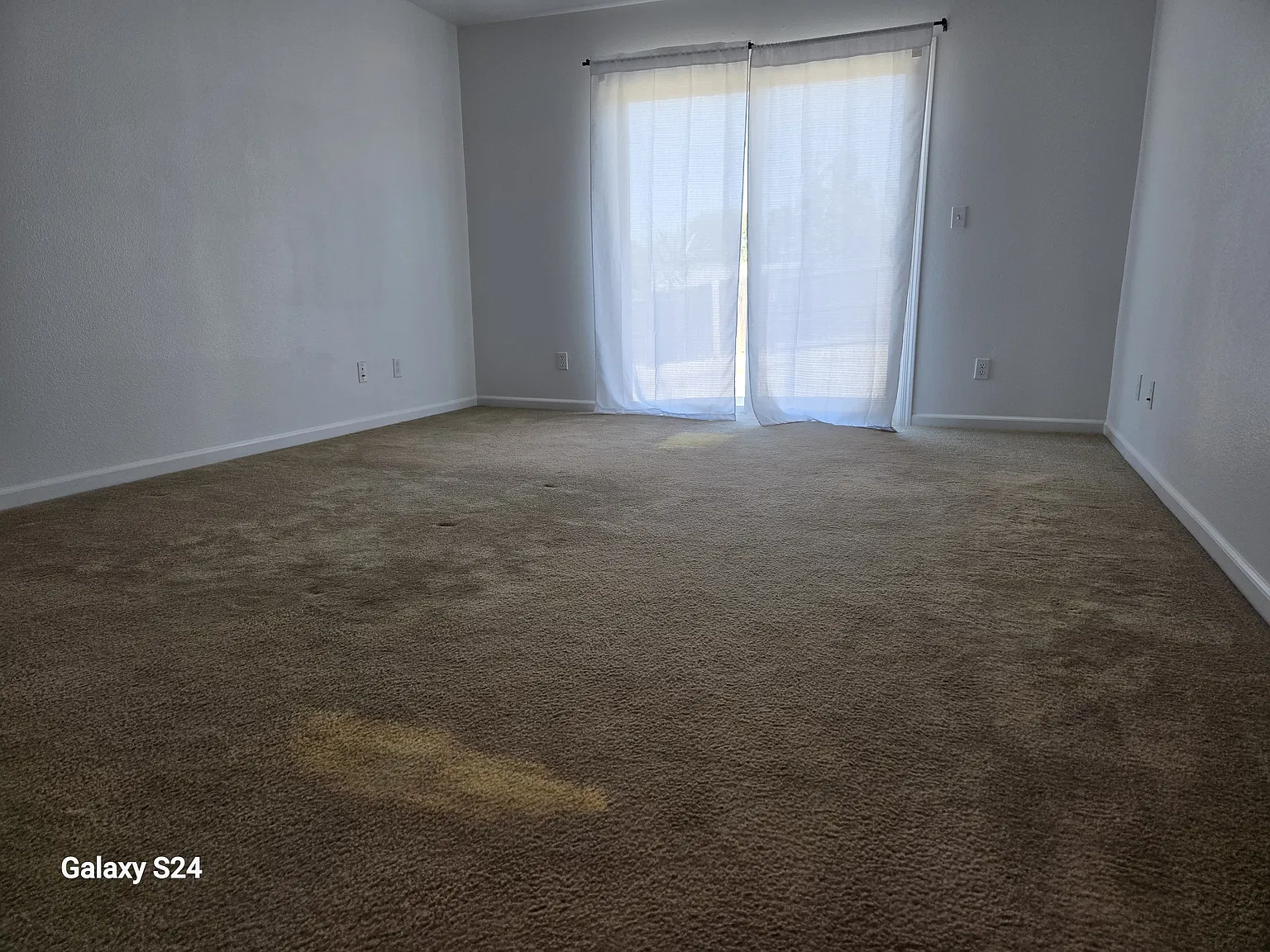 3 bed, 1715 sqft, $2,500 — Photo 2