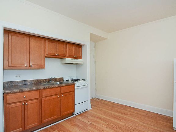 3rd image of 3335 W Diversey Ave APT 133