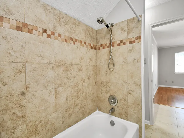 315 Muirwood Ln — Photo 23