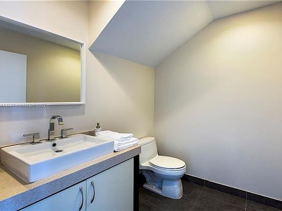 5th image of 2160 Park Ave APT 102