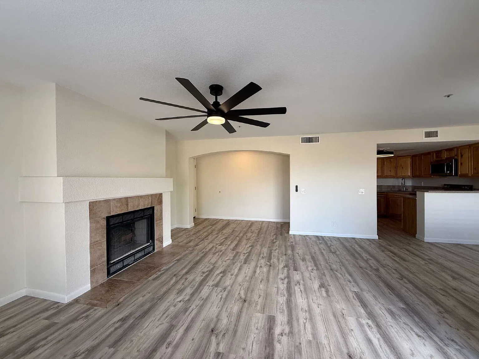 2 bed, 2.0 bath, 1229 sqft, $1,725 — Photo 4