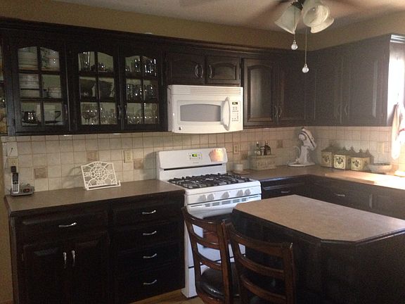 3rd image of 219 NE Eastwood Dr