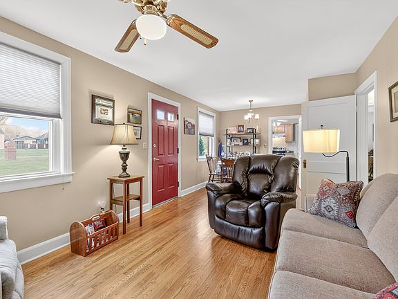 4th image of 2226 Stratford Ave