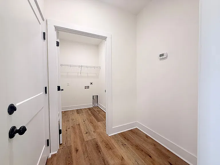 3 bed, 2.5 bath, 1704 sqft, $2,500 — Photo 2