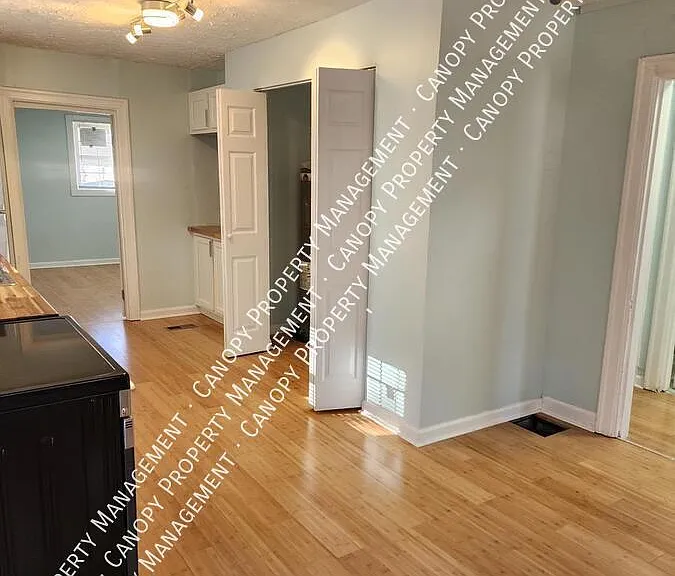 409 Roosevelt Blvd — Photo 4