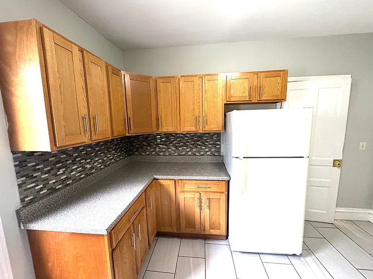429 Parkdale Ave #LOWER — Photo 9