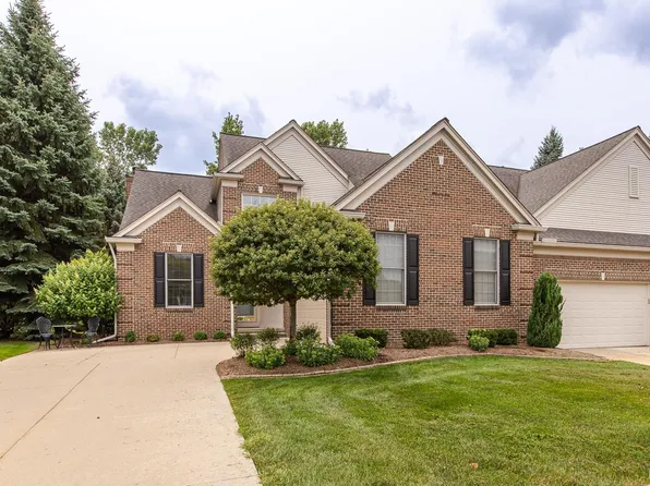 1313 Rock Valley Dr, Rochester, MI 48307