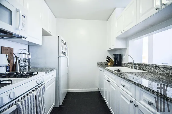 Rented by Compass | media 13