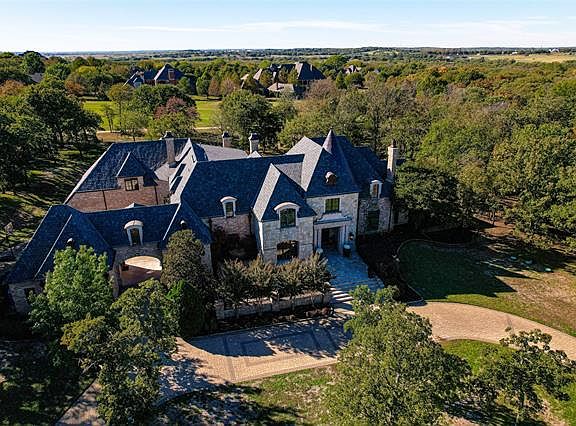 2nd image of 5905 Pine Valley Dr