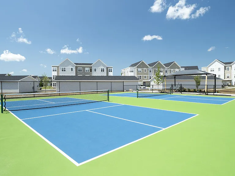 Elmwood Lake Apartments — Photo 20