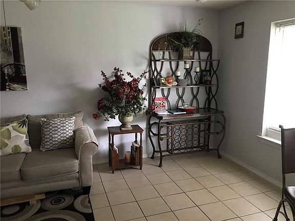 5th image of 1220 Monaco Dr