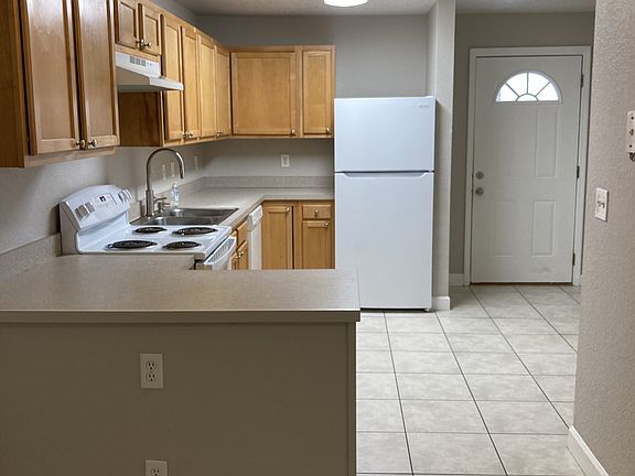 5th image of 941 Scott St