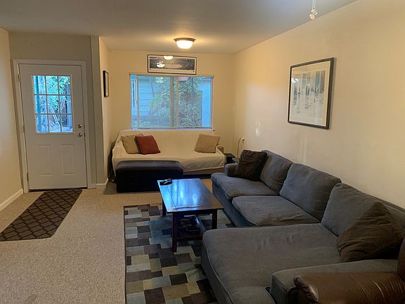 4th image of 2458 Ash St