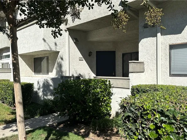 28 Brownfield Ln, Pomona, CA 91766