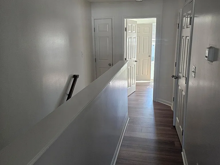 121 Summerland Dr — Photo 9