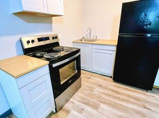709 W 3rd St, Waterloo, IA 50701