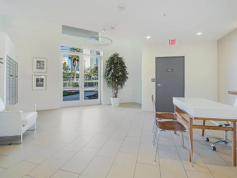 Grand View Towers — Photo 11