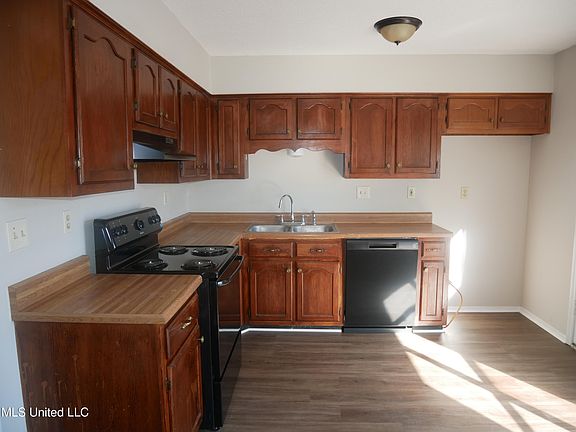 3rd image of 6530 Jamestown Ave