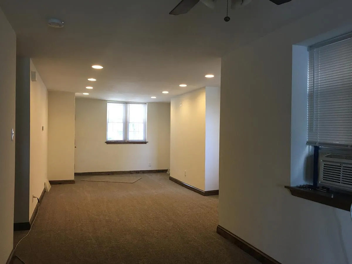 3 bed, 1700 sqft, $2,100 — Photo 2
