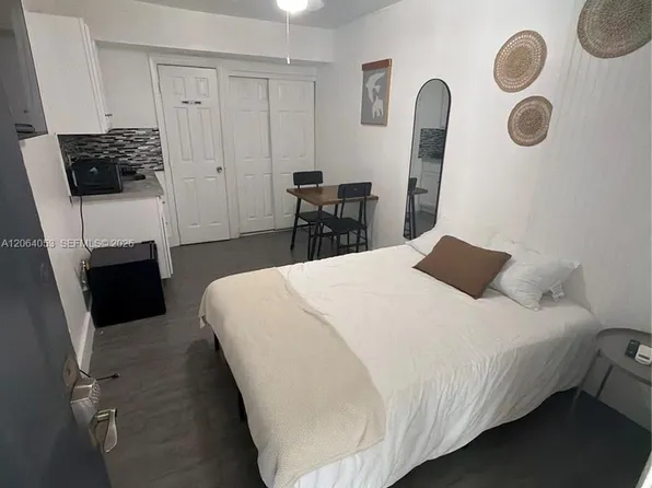 1843 Dewey St #108, Hollywood, FL 33020