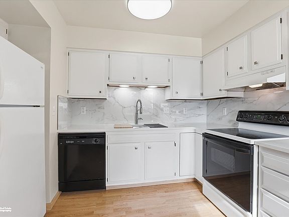 3rd image of 1705 McKinley Ave APT A
