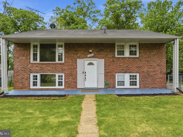 9705 Locust Ave, Lanham, MD 20706