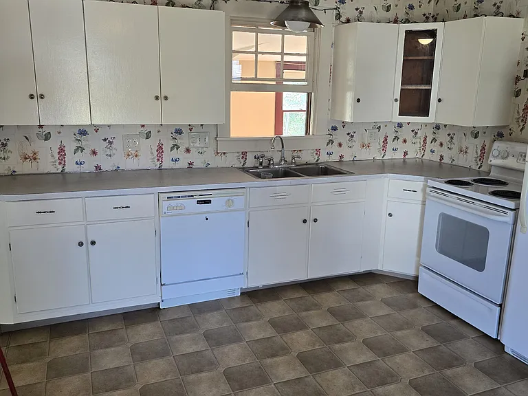 13 Prospect St #1 — Photo 15
