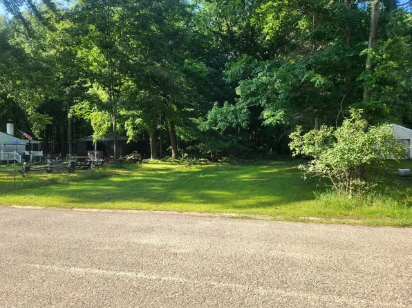 N Shore Dr, Lake, MI 48632
