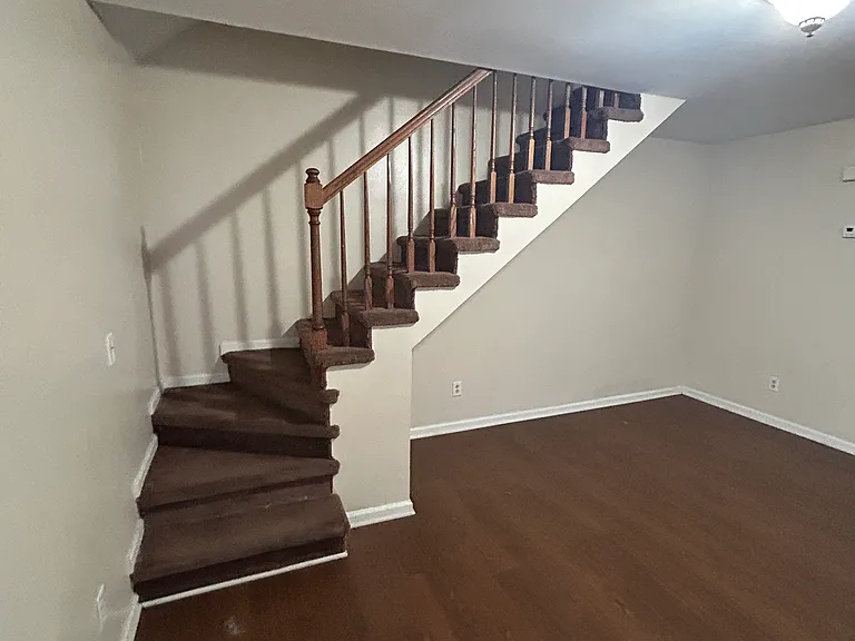 821 Center St #2 — Photo 4