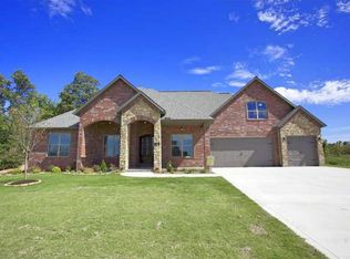 208 Cascade Cir, Cave Springs, AR 72718