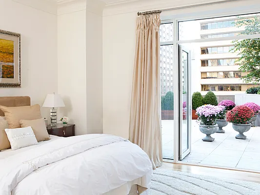 Sold by Sotheby's International Realty | media 30