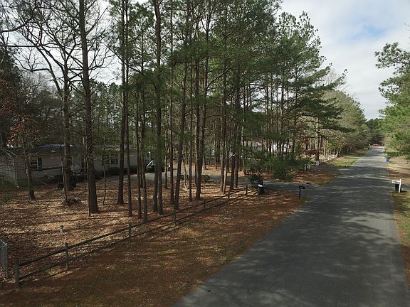 5th image of 28658 Woodcrest Dr