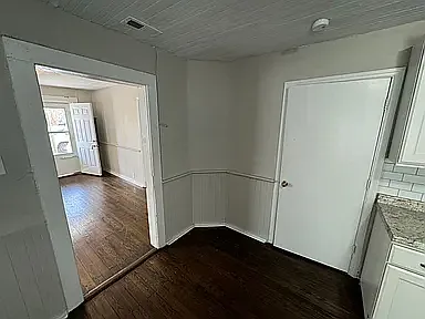 920 Gay St — Photo 10